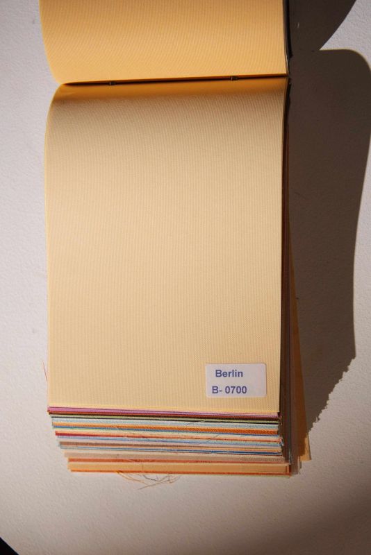 Рулонна штора Berlin закритого типу Світло-жовтий (RT-01-1306)