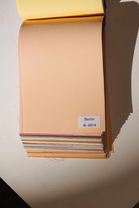 Рулонна штора Berlin закритого типу Світло-бежевий (RT-01-1570)