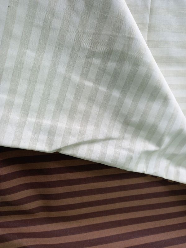 Постільна білизна Дует Коричнево-Молочна Бязь страйп MERISET - Сімейний на резинці