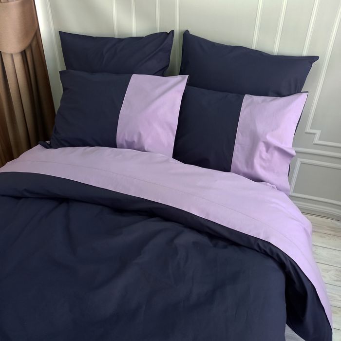 Постільна білизна PREMIERE Темносинє/Лавандовий настрій Ранфорс MERISET - Сімейний на резинці