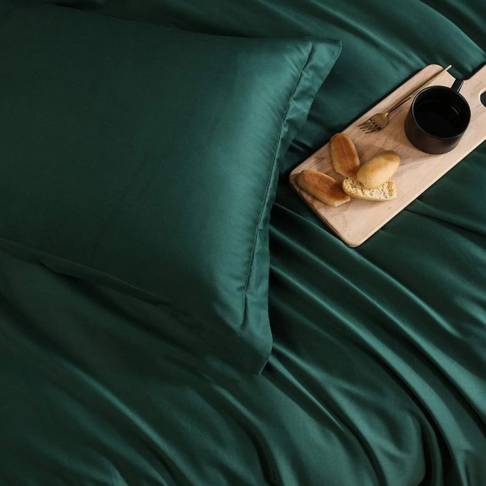 Постільна білизна ROYAL GREEN Premium Сатин однотон MERISET - Сімейний на резинці
