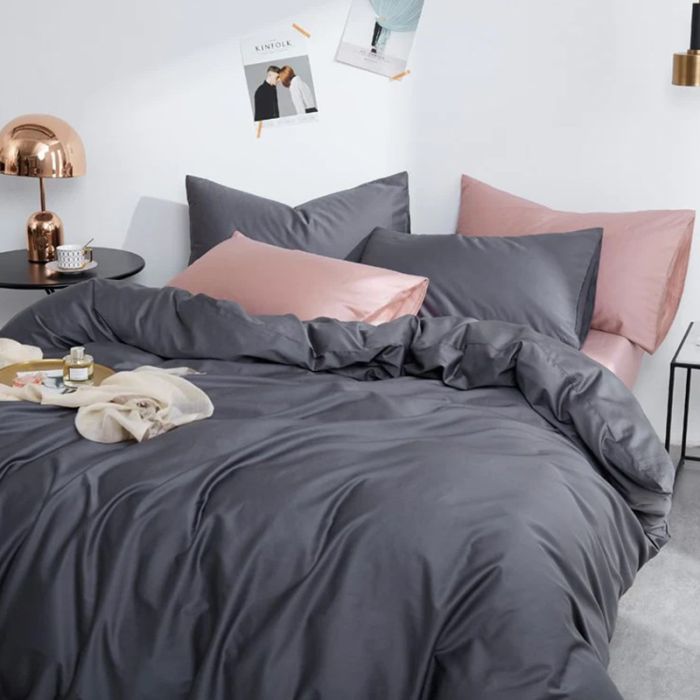 Постільна білизна ДУЕТ ANTHRACITE/PUDRA Premium Сатин однотон MERISET - Сімейний на резинці