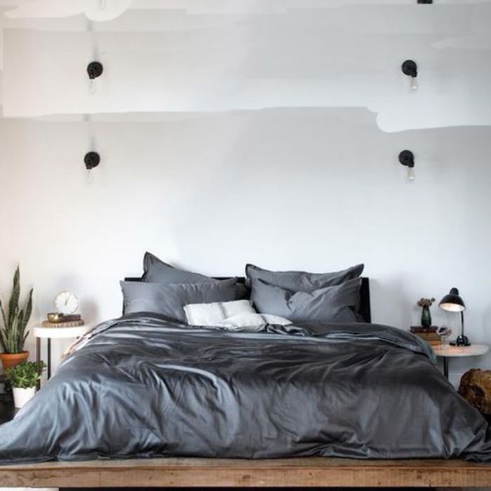 Постільна білизна GRAPHITE Premium Сатин однотон MERISET - Сімейний на резинці