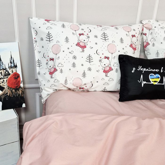 Постільна білизна Пудрова кулька Ранфорс MERISET - Сімейний на резинці