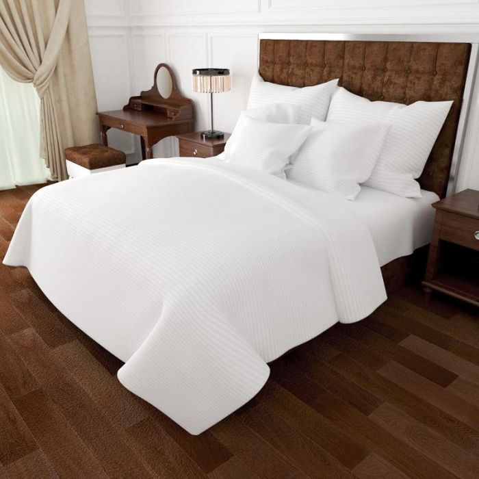 Постільна білизна Біла Бязь Люкс MERISET - Сімейний на резинці