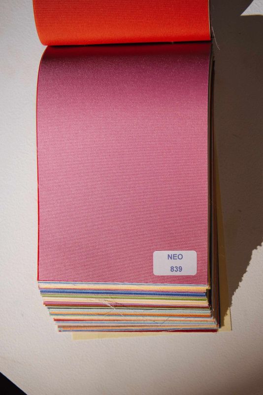 Рулонна штора Neo закритого типу Рожевий