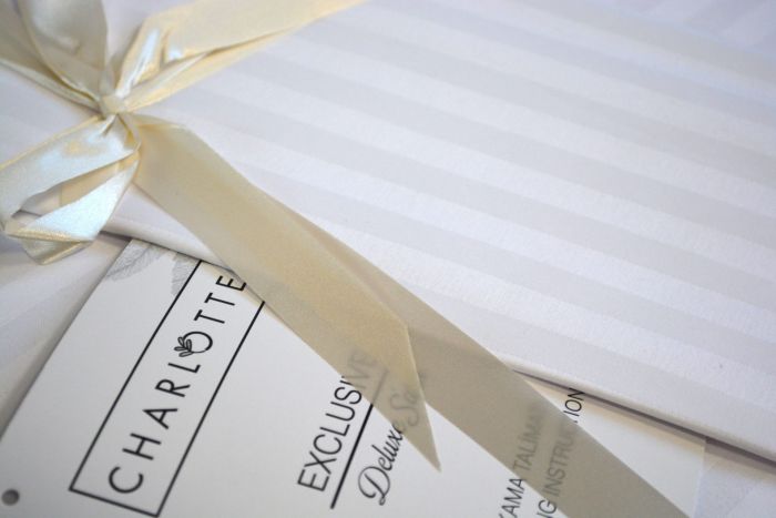 Двоспальний Євро комплект Charlotte Beyaz Сатин-Stripe / простирадло на резинці 180x200см