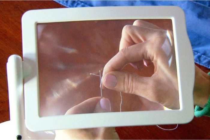 Настольная лупа с подсветкой Brighter Viewer Увеличительное стекло
