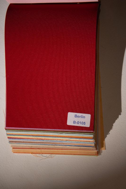 Римські штори DECOLIV з ланцюжковим карнизом Berlin червоний