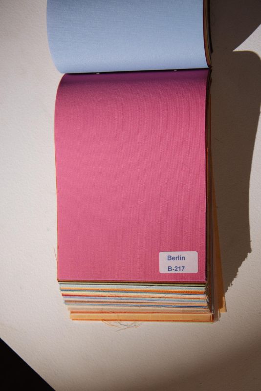 Римські штори DECOLIV з ланцюжковим карнизом Berlin рожевий